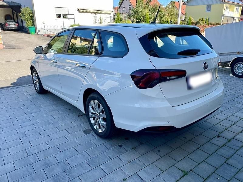 Gebraucht Fiat Tipo 95 PS (69 kW) 2019 Weiß Kombi