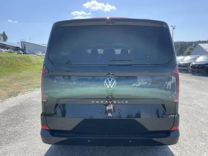 Neu VW Caravelle Style 150 PS (110 kW) 2026 Schwarz, midnight black metallic Van