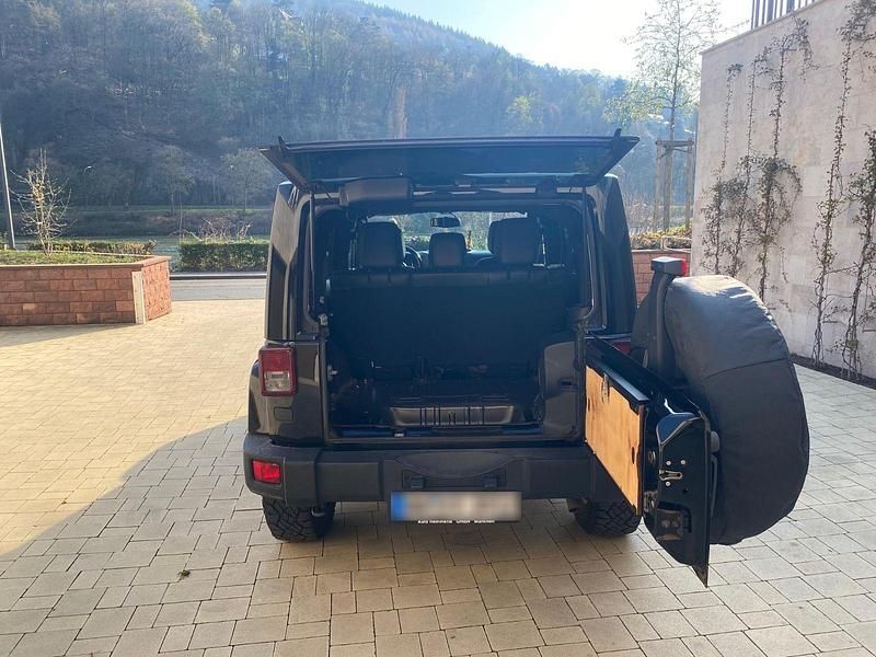 Gebraucht Jeep Wrangler Sahara 200 PS (147 kW) 2014 Schwarz SUV