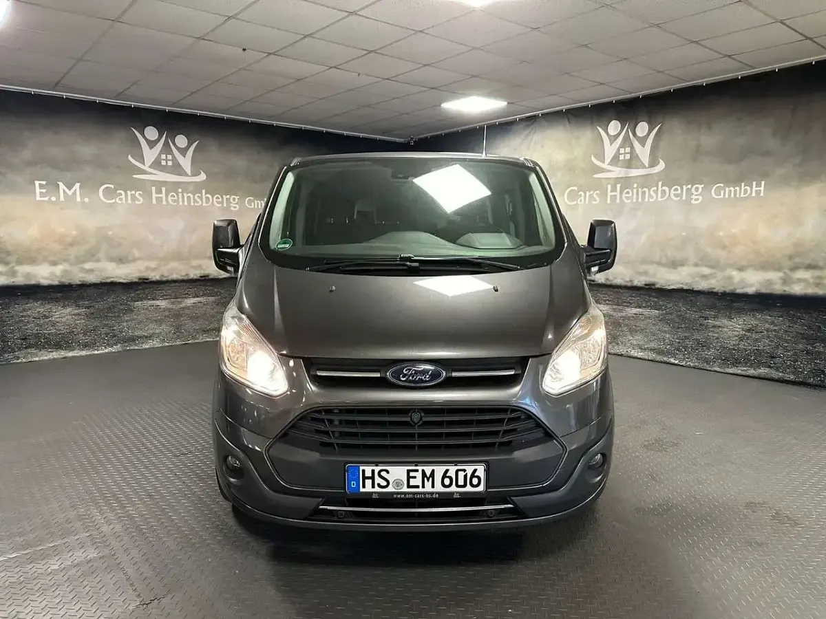 Używany Ford Tourneo Titanium 131 KM (96 kW) 2016 Szary Minivan