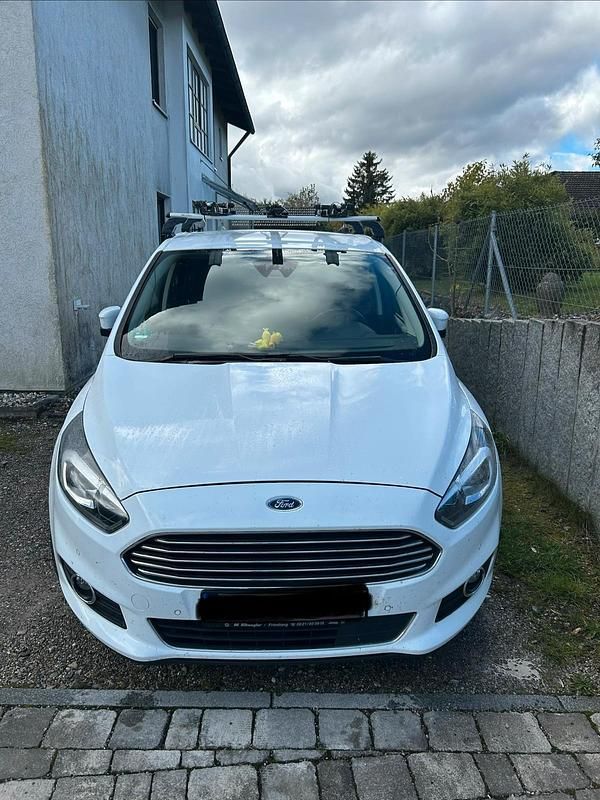 Gebraucht Ford S-MAX S 180 PS (132 kW) 2017 Weiß Van / Kleinbus