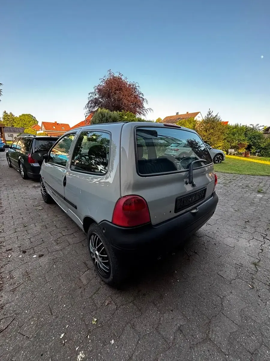 Używany Renault Twingo 58 KM (42 kW) 2002 Szary Hatchback