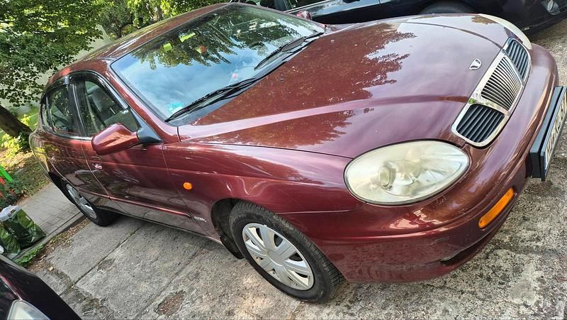 Rot Gebraucht 1997 Chevrolet Leganza Limousine | 950 € - Bild 1/4