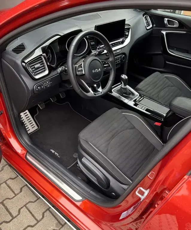Gebraucht Kia Ceed GT-Line 140 PS (102 kW) 2024 Orange Kleinwagen