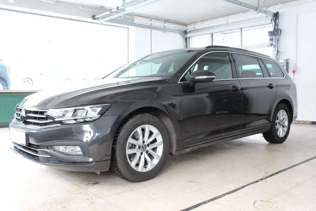 Gebraucht VW Passat Business 150 PS (110 kW) 2023 Grau Kombi