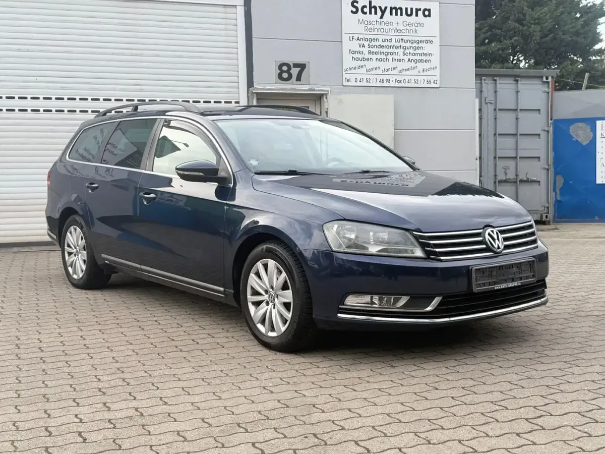 Gebraucht VW Passat Comfortline 140 PS (102 kW) 2012 Blau Kombi