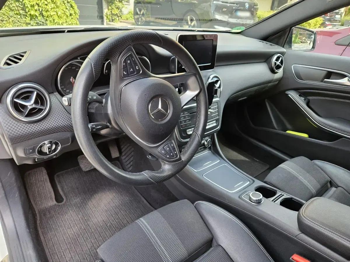 Second-hand Mercedes A220 184 CP (135 kW) 2017 Alb Berlinǎ