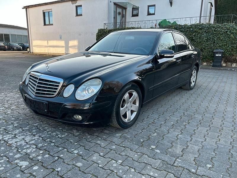 Schwarz Gebraucht 2008 Mercedes E200 Elegance Limousine | 2.790 € (Superpreis) - Bild 1/4