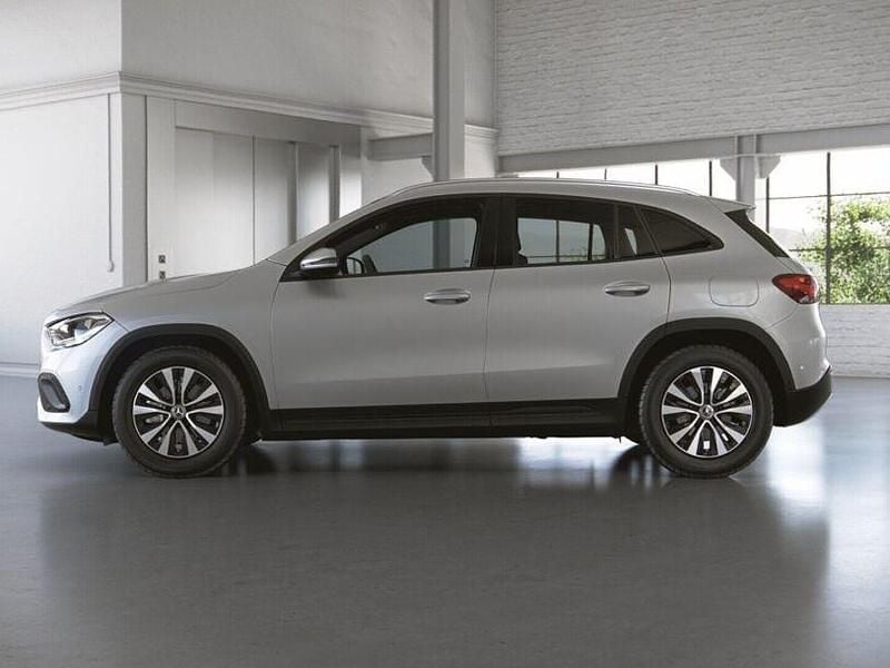 Gebraucht Mercedes GLA200 150 PS (110 kW) 2022 Silber SUV