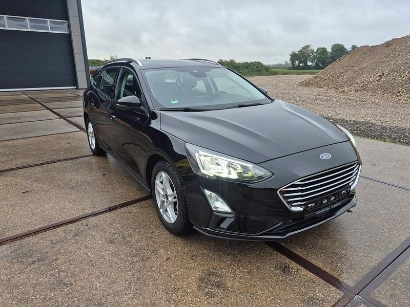 Gebraucht Ford Focus Cool & Connect 125 PS (91 kW) 2020 Schwarz Kombi