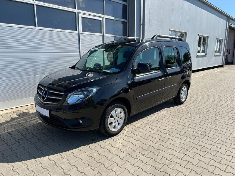 Schwarz Gebraucht 2019 Mercedes Citan 111 Edition Kombi | 13.990 € (Guter Preis) - Bild 1/4