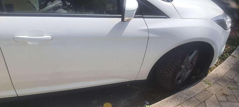 Gebraucht 2011 Ford Focus Trend Limousine | 4.300 € (Fairer Preis) - Bild 1/4