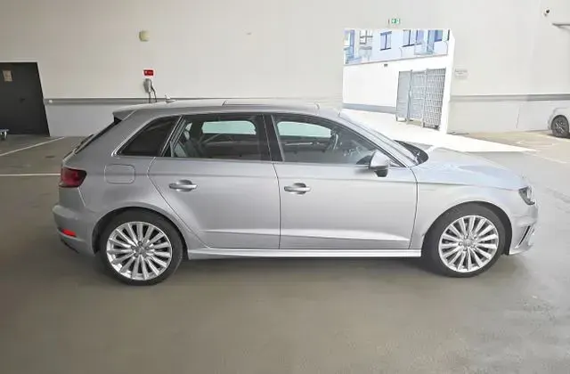 Gebraucht Audi e-tron S-Line 150 PS (110 kW) 2015 Grau (florettsilber metallic) SUV