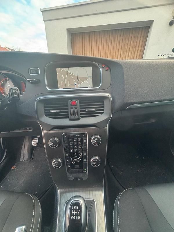 Gebraucht Volvo V40 You! 150 PS (110 kW) 2015 Schwarz Kombi