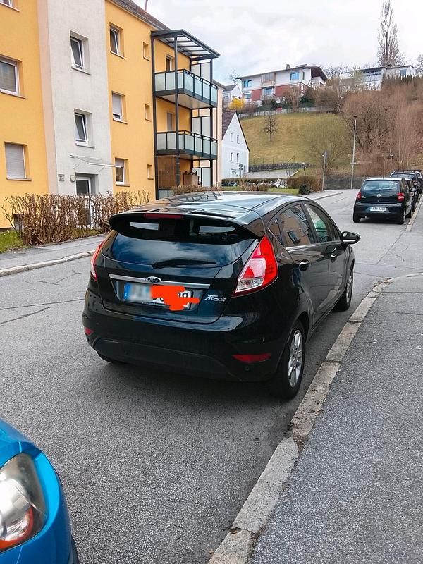 Gebraucht Ford Fiesta 95 PS (69 kW) 2015 Schwarz Kleinwagen
