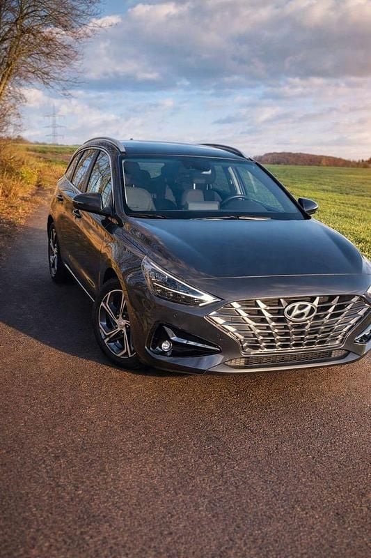 Gebraucht Hyundai i30 Trend 159 PS (116 kW) 2021 Grau Kombi