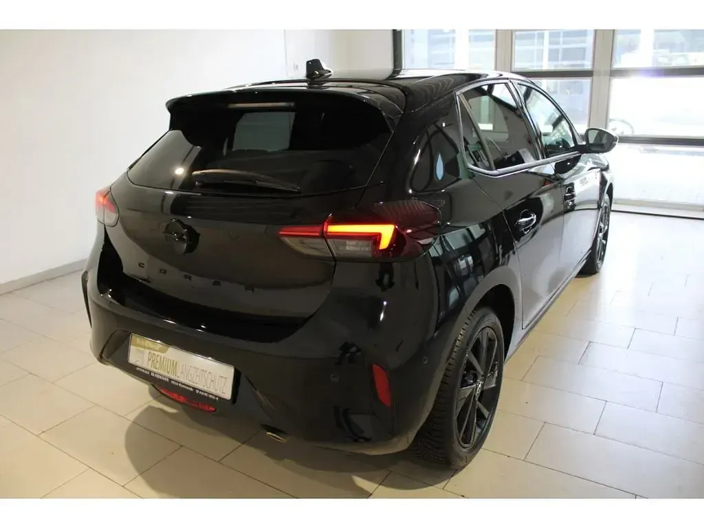 Gebraucht Opel Corsa 101 PS (74 kW) 2024 Lackierung schwarz perla nera/ Kleinwagen