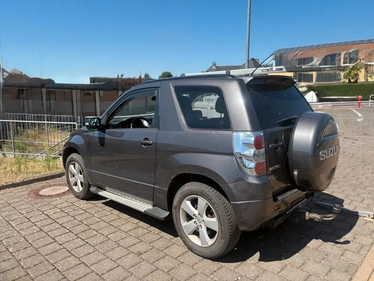 Gebraucht Suzuki Grand Vitara 166 PS (122 kW) 2010 Grau SUV