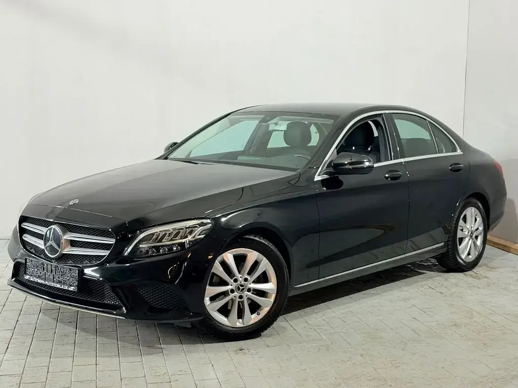 Gebraucht Mercedes C180 Avantgarde 156 PS (114 kW) 2019 Schwarz Limousine