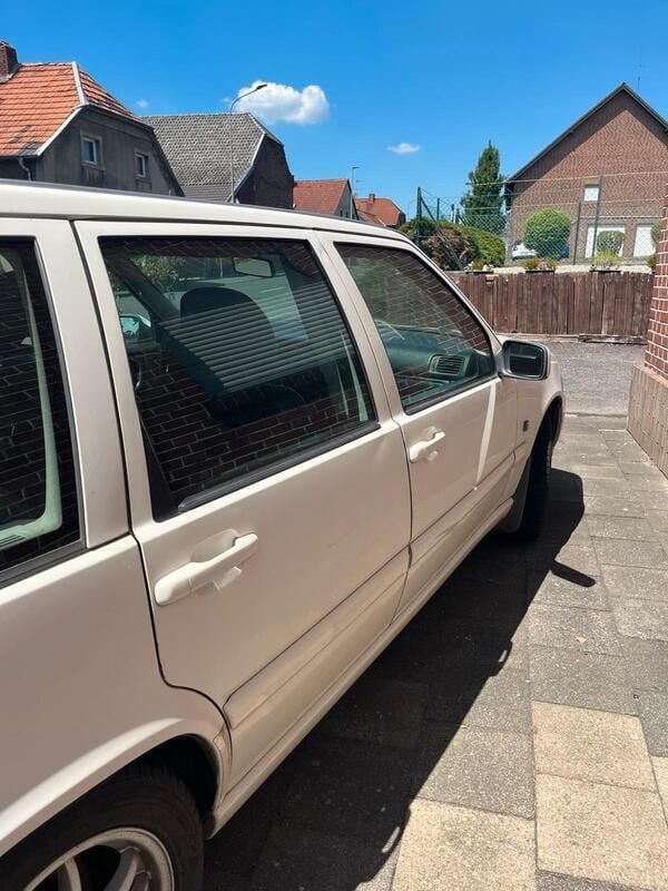 Weiß Gebraucht 1997 Volvo V70 Kombi | 600 € - Bild 1/4