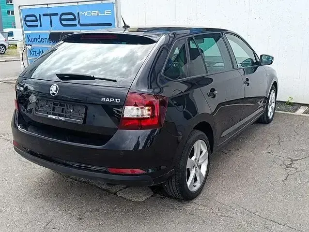 Gebraucht Skoda Rapid Clever 125 PS (91 kW) 2018 Schwarz Kleinwagen