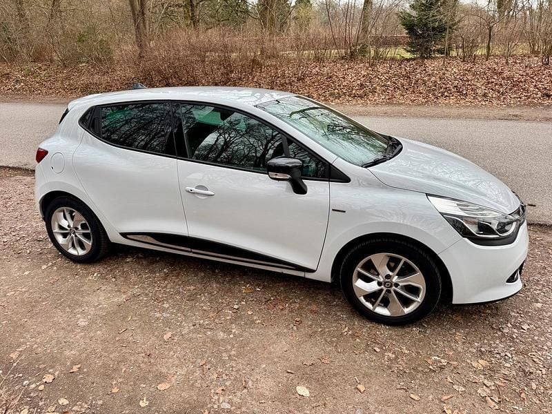 Gebraucht Renault Clio IV LIMITED 73 PS (53 kW) 2016 Weiß Kleinwagen