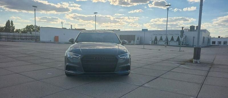 Grau Gebraucht 2018 Audi A3 Sport Limousine | 14.500 € (Superpreis) - Bild 1/4