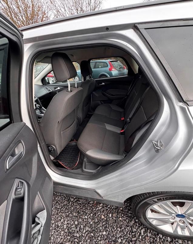 Gebraucht Ford Focus 120 PS (88 kW) 2011 Grau Limousine