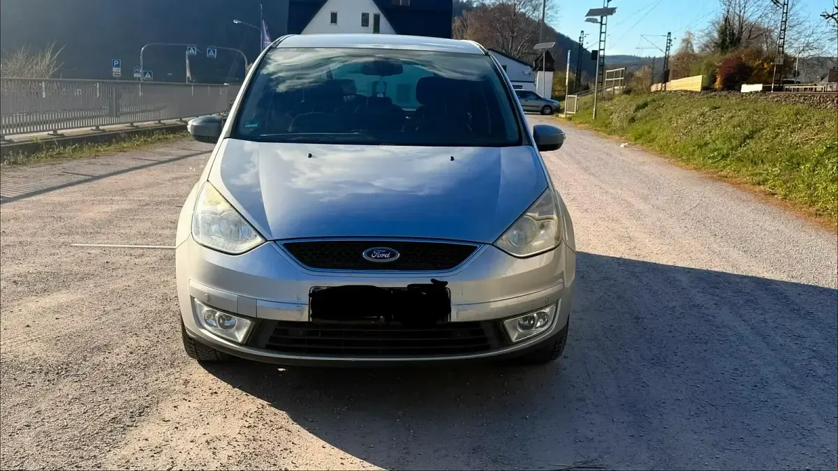 Second-hand Ford Galaxy 140 CP (102 kW) 2006 Argintiu Monovolum