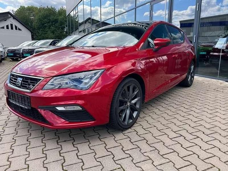 "desire" rot Gebraucht 2019 Seat Leon FR Limousine | 19.900 € (Etwas zu teuer) - Bild 1/3