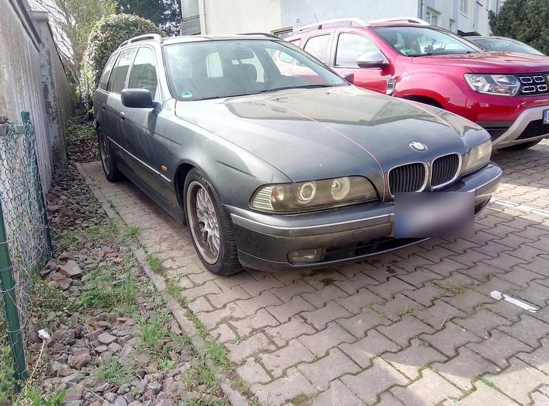 Second-hand BMW 523 170 CP (125 kW) 2000 Gri Break