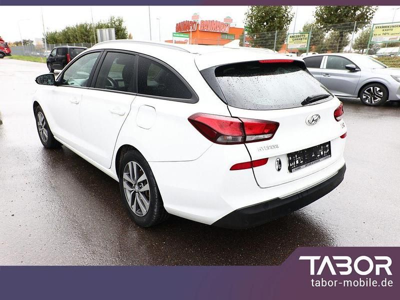Gebraucht Hyundai i30 120 PS (88 kW) 2017 Weiss Kombi