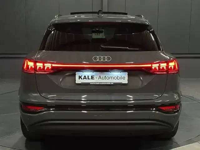 Second-hand Audi Q6 e-tron S-Line 225 kW (306 CP) 2024 Gri SUV