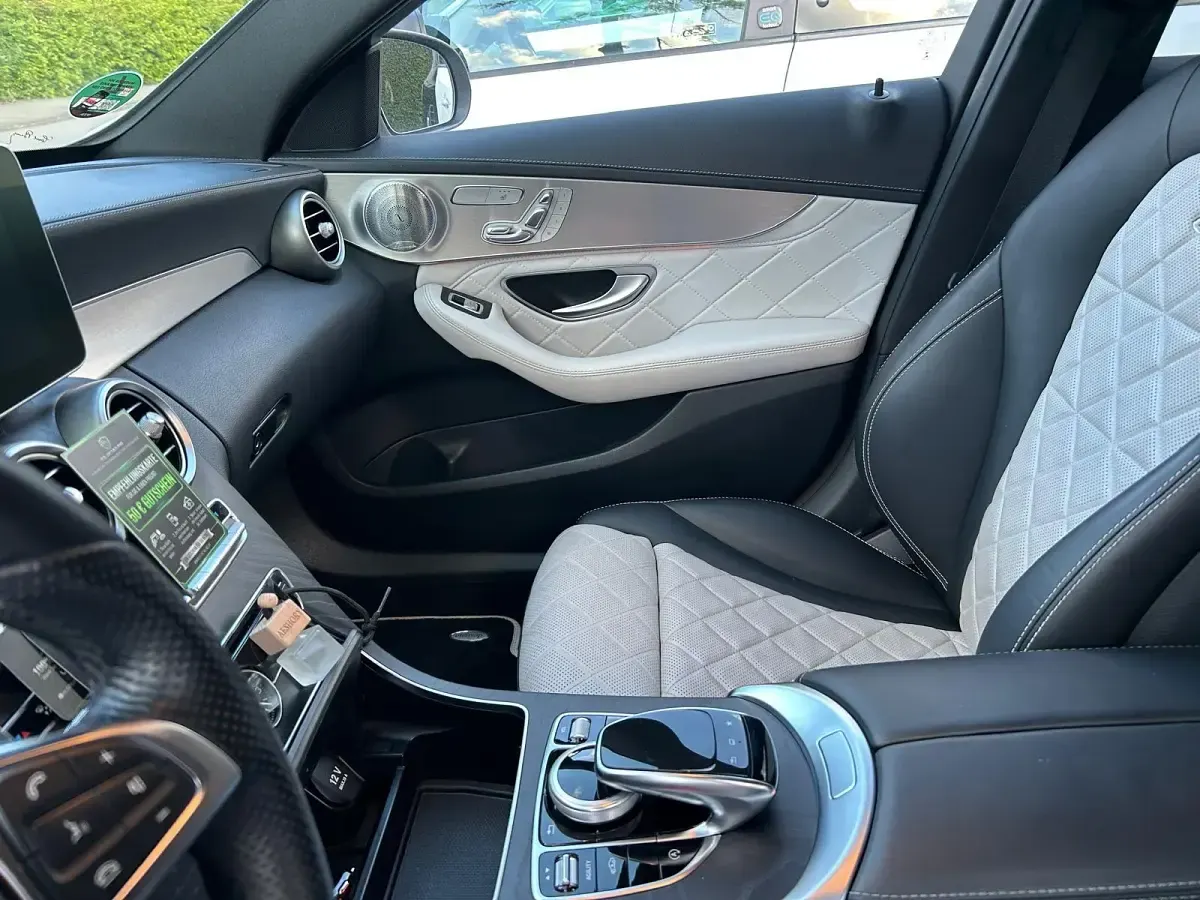 Gebraucht Mercedes C400 Avantgarde 333 PS (244 kW) 2015 Weiß Kombi