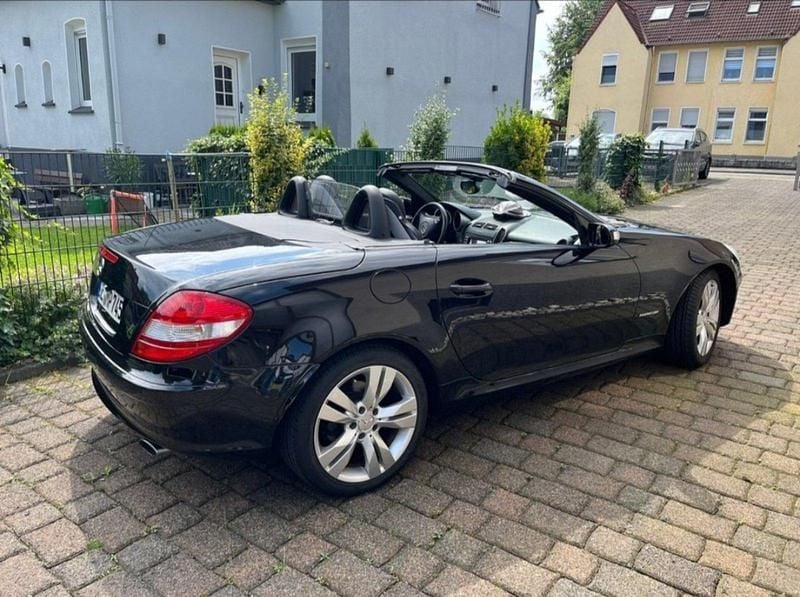 Schwarz Gebraucht 2008 Mercedes SLK200 Cabrio | 14.900 € (Etwas zu teuer) - Bild 1/4