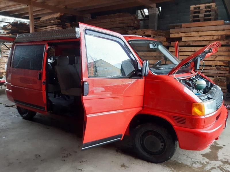 Rot Gebraucht 1996 VW T4 Van | 13.999 € - Bild 1/4