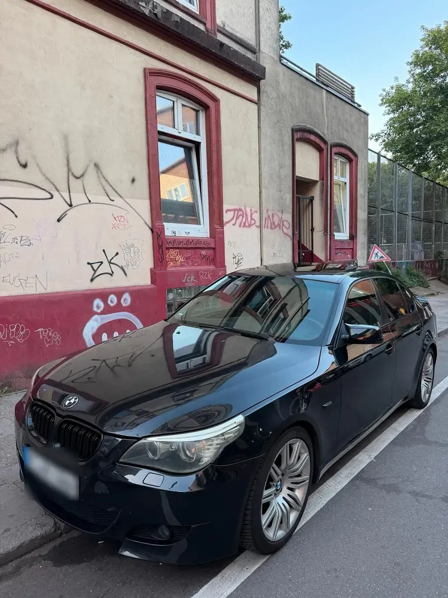 Gebraucht BMW 525 197 PS (144 kW) 2009 Schwarz Limousine