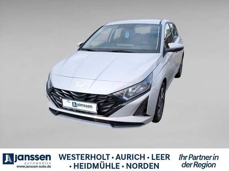 Aurora grey Neu 2025 Hyundai i20 Trend Limousine | 22.790 € (Etwas zu teuer) - Bild 1/2
