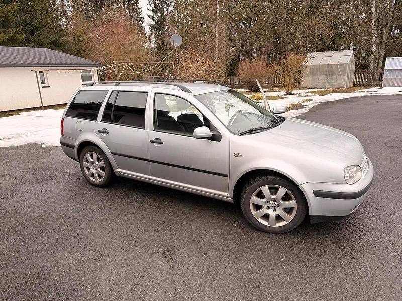 Gebraucht VW Golf IV 100 PS (73 kW) 2004 Silber Kombi