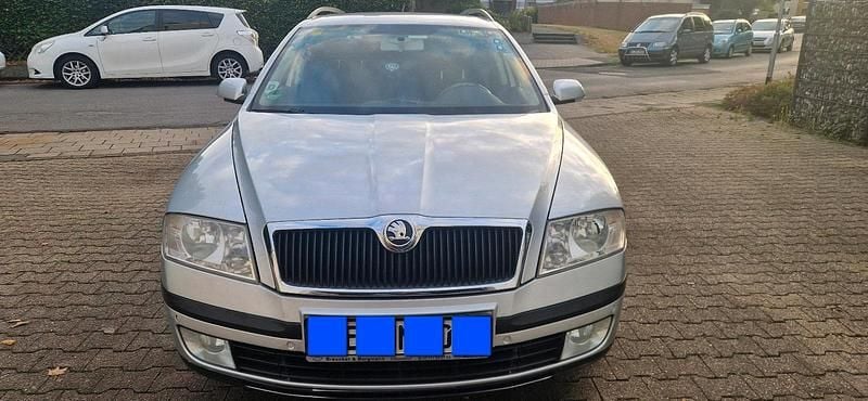 Silber Gebraucht 2008 Skoda Octavia Kombi | 6.600 € - Bild 1/4
