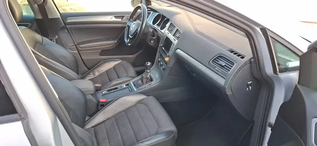 Gebraucht VW Golf VII Trendline 105 PS (77 kW) 2014 Grau Kombi