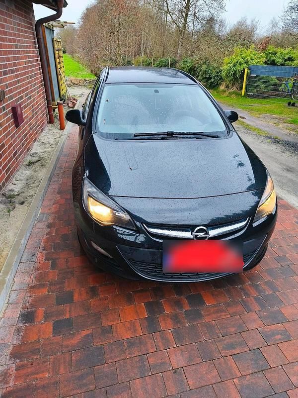 Gebraucht Opel Astra 96 PS (70 kW) 2014 Schwarz Kombi