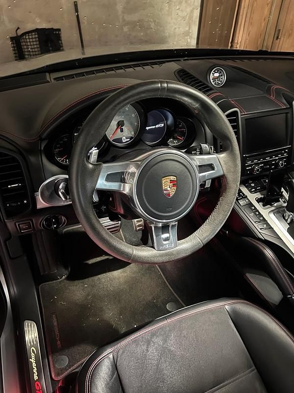 Gebraucht Porsche Cayenne GTS 420 PS (308 kW) 2013 Silber SUV