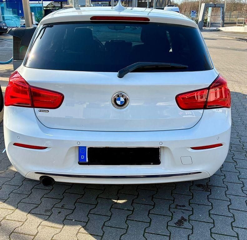 Gebraucht BMW 118 Sport Line 136 PS (100 kW) 2018 Weiß Kleinwagen