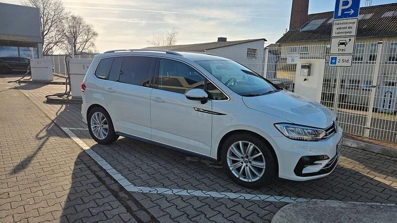 Weiß Gebraucht 2017 VW Touran Highline Van / Kleinbus | 13.500 € (Fairer Preis) - Bild 1/4