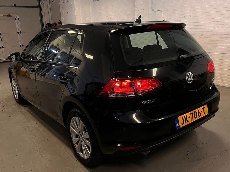 Gebraucht VW Golf VII 110 PS (80 kW) 2016 Schwarz Limousine