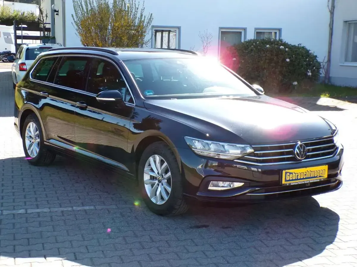 Gebraucht VW Passat Business 150 PS (110 kW) 2023 Deep black Kombi