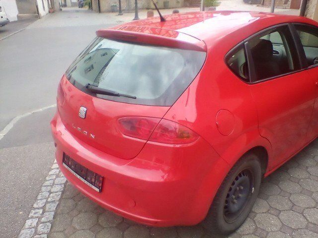 Gebraucht Seat Leon 105 PS (77 kW) 2011 Rot Limousine