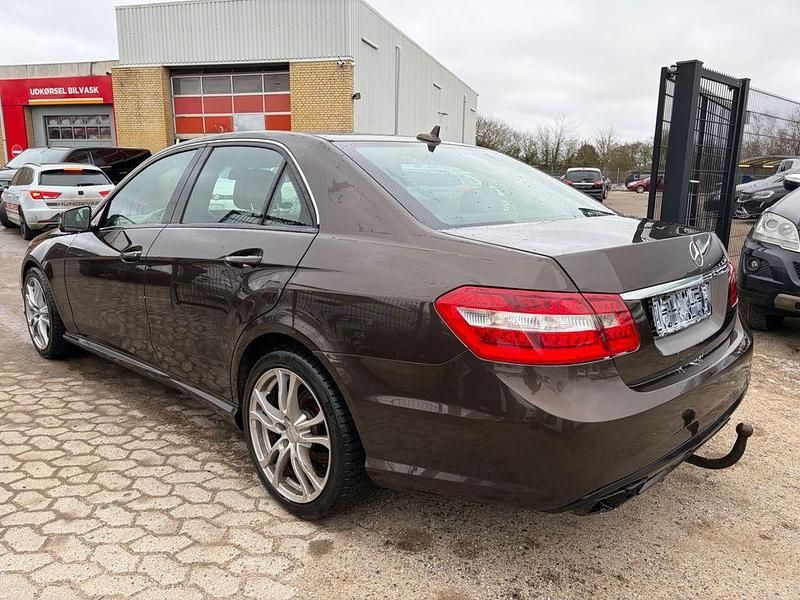 Gebraucht Mercedes E200 AMG 136 PS (100 kW) 2011 Braun Limousine