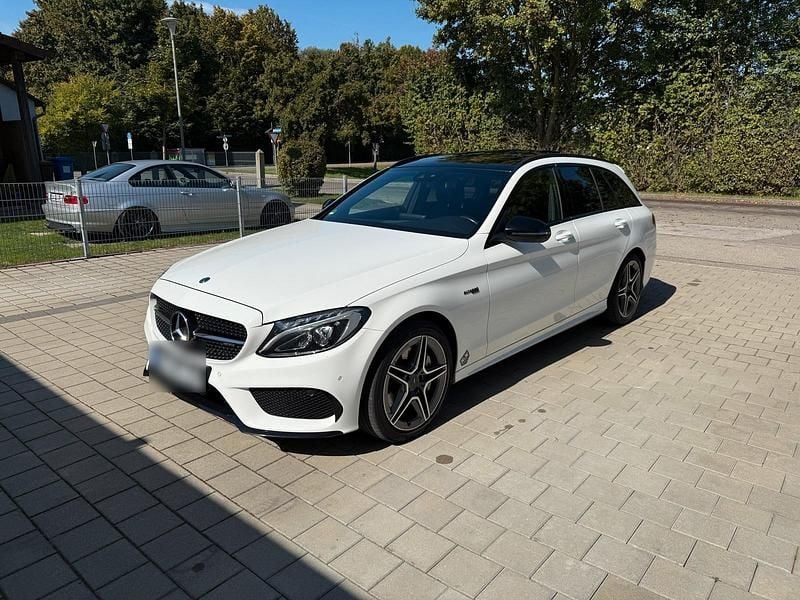 Weiß Gebraucht 2017 Mercedes C43 AMG AMG Kombi | 24.990 € (Fairer Preis) - Bild 1/4